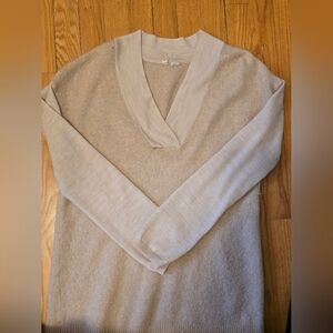 Elegant Cream V-Neck Sweater